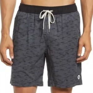 Vuori Men’s Kore Short Size Medium Gray Black V302